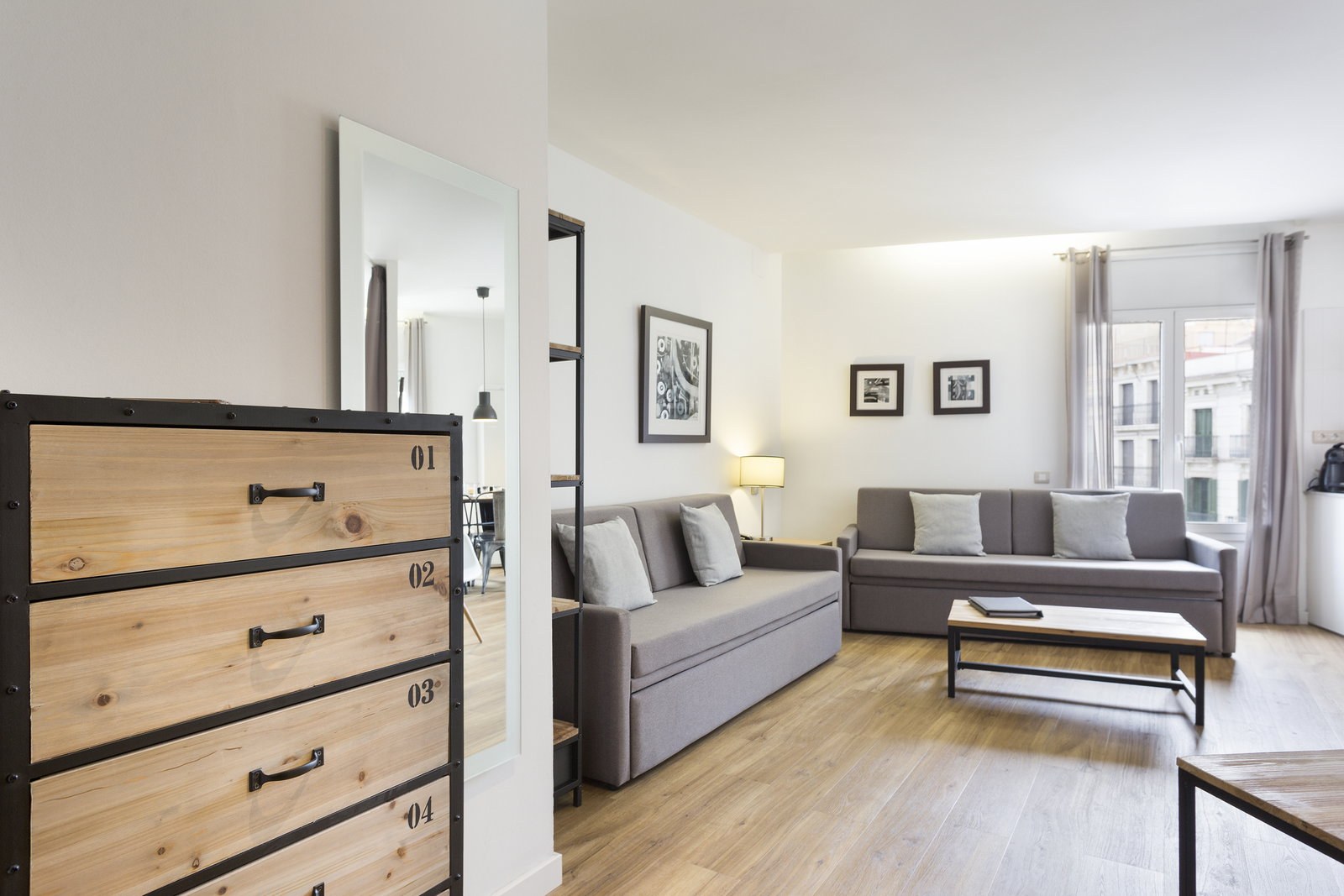 Amister Apartments photo 8