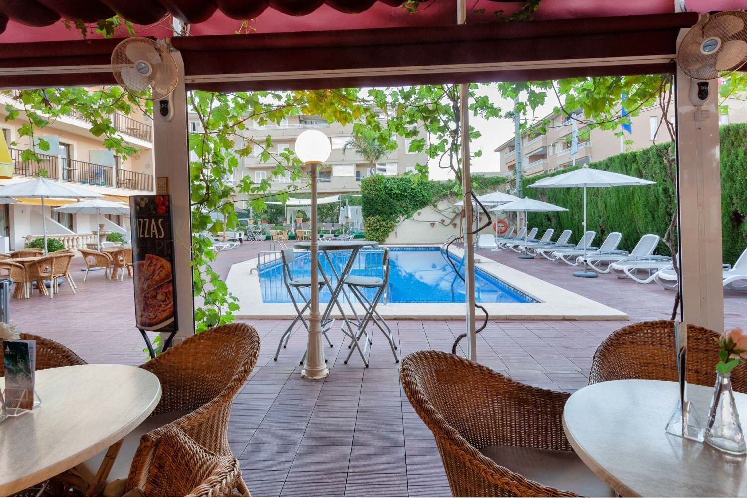 Amoros Hotel photo 4