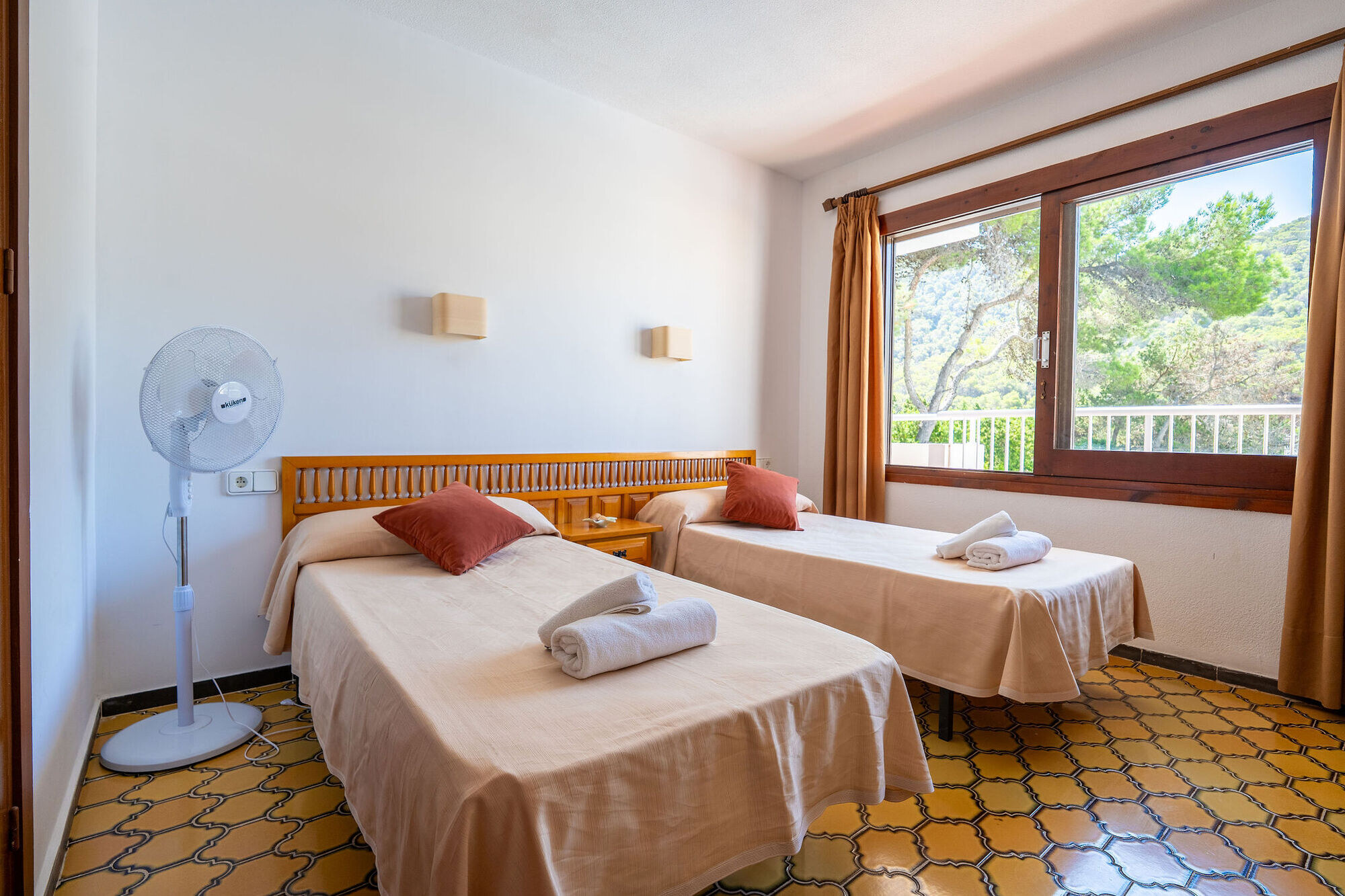 Apartamentos Cala Llonga Playa photo 3
