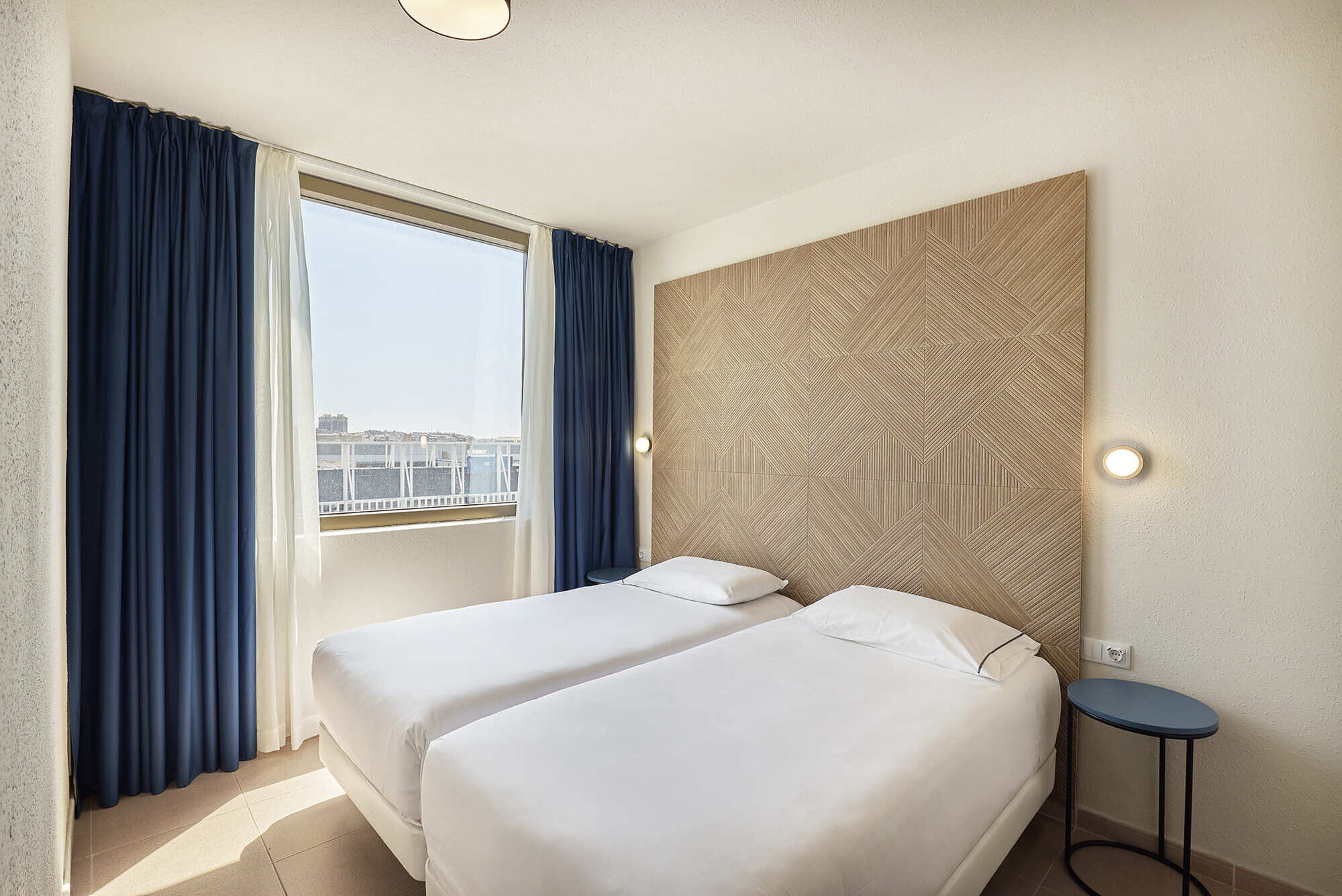 Apartamentos Hesperia Barcelona Sant Joan photo 4