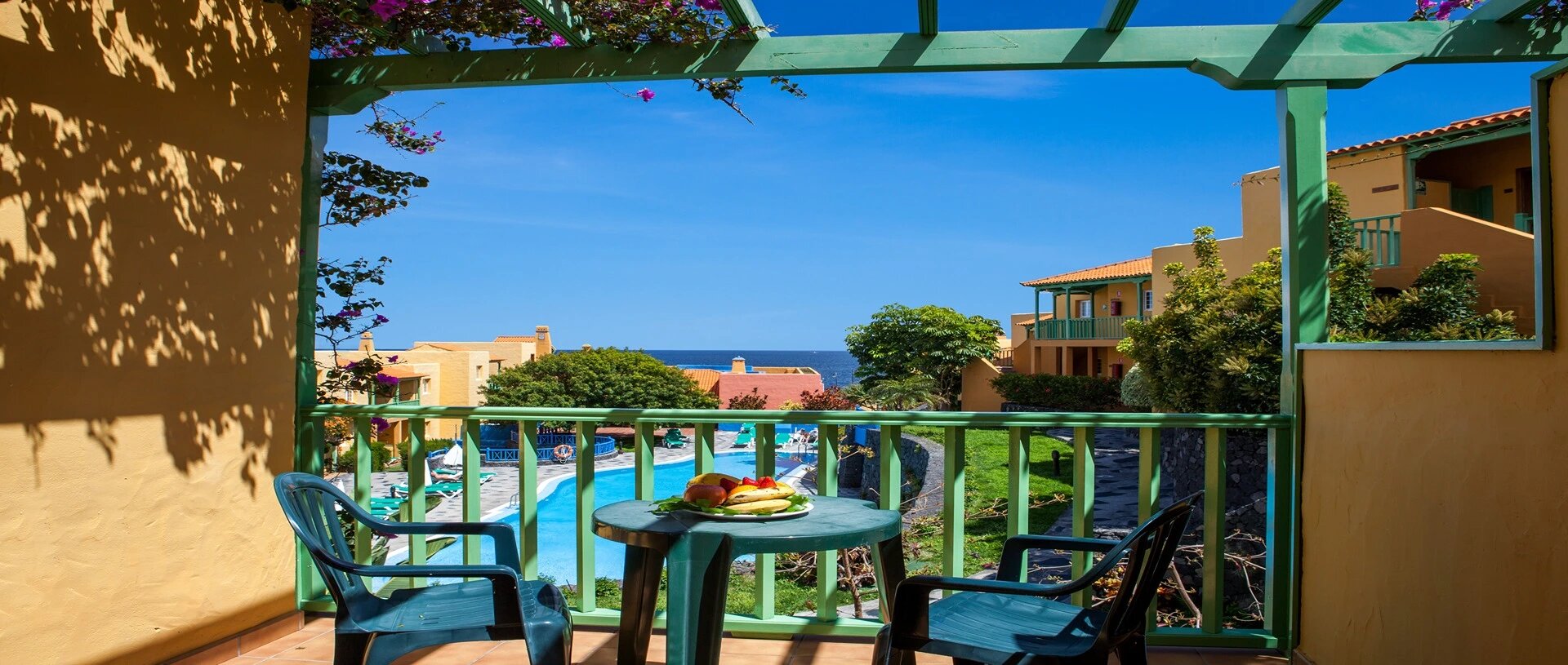 Apartamentos La Caleta photo 4