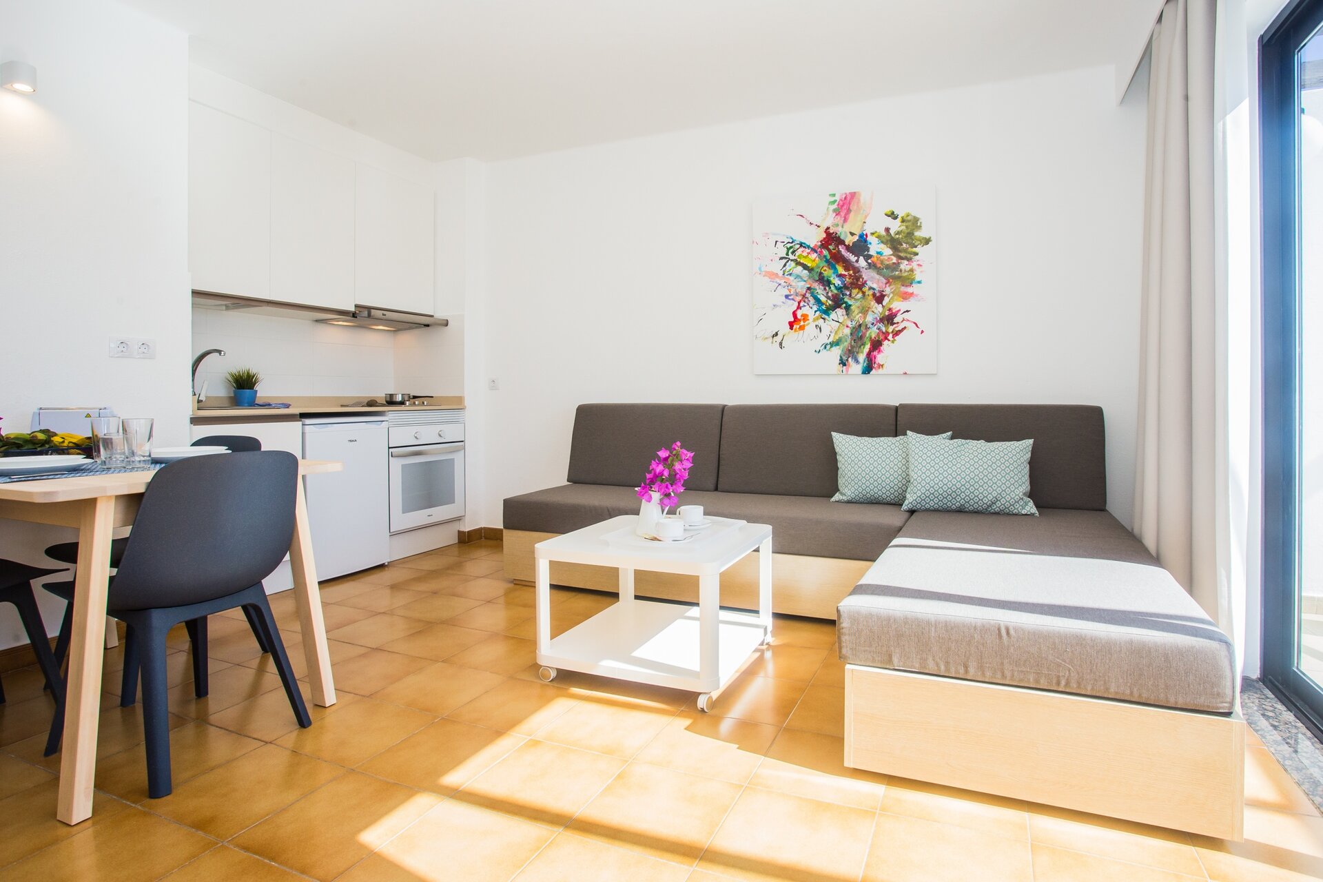 Apartamentos Los Tulipanes photo 6