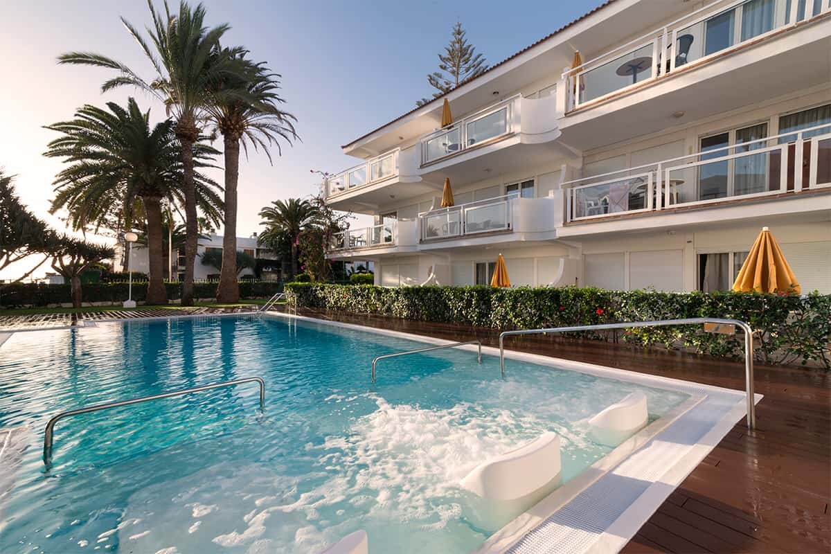 Apartamentos Montemayor photo 1