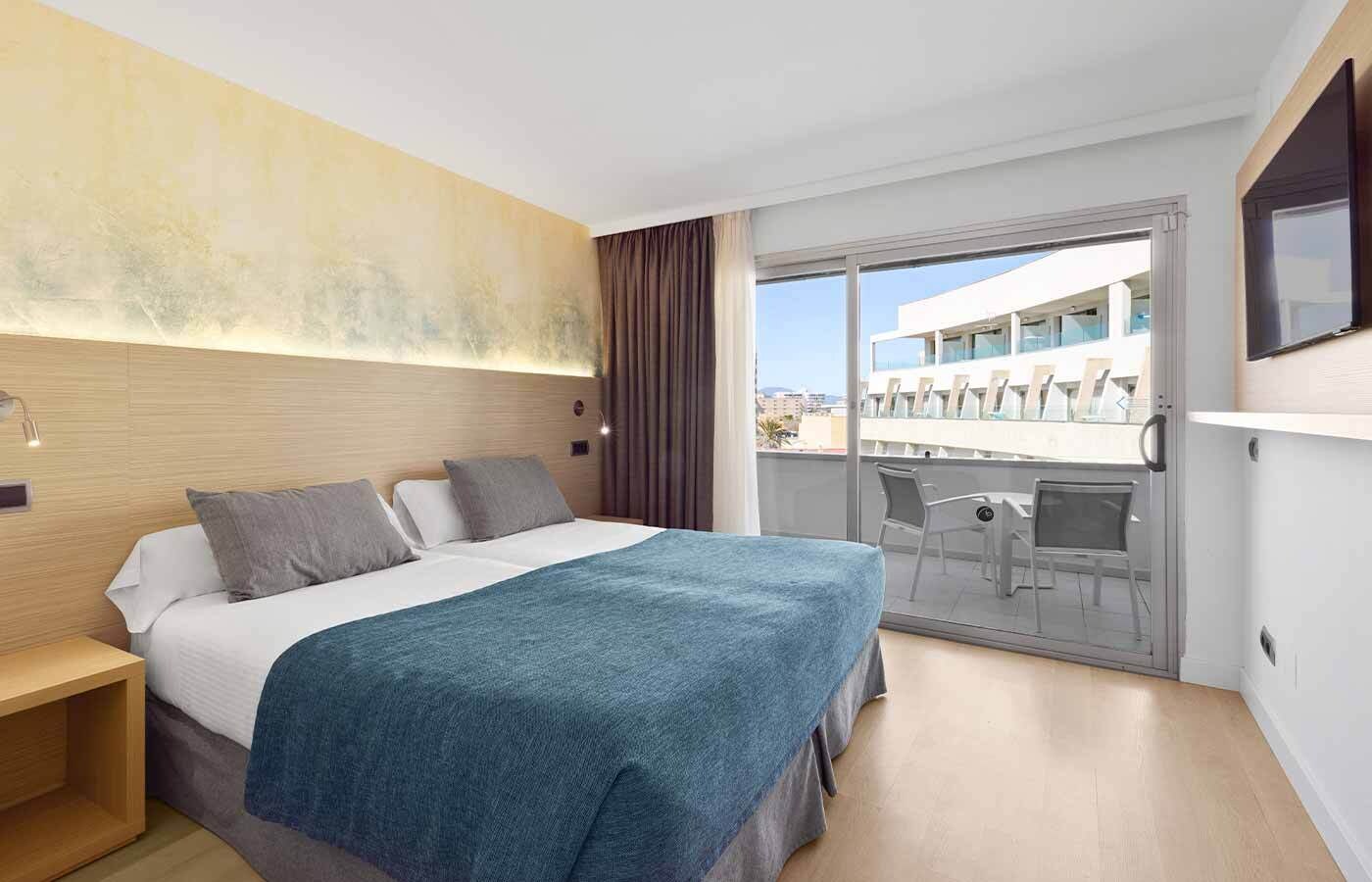 Aparthotel Fontanellas Playa photo 10