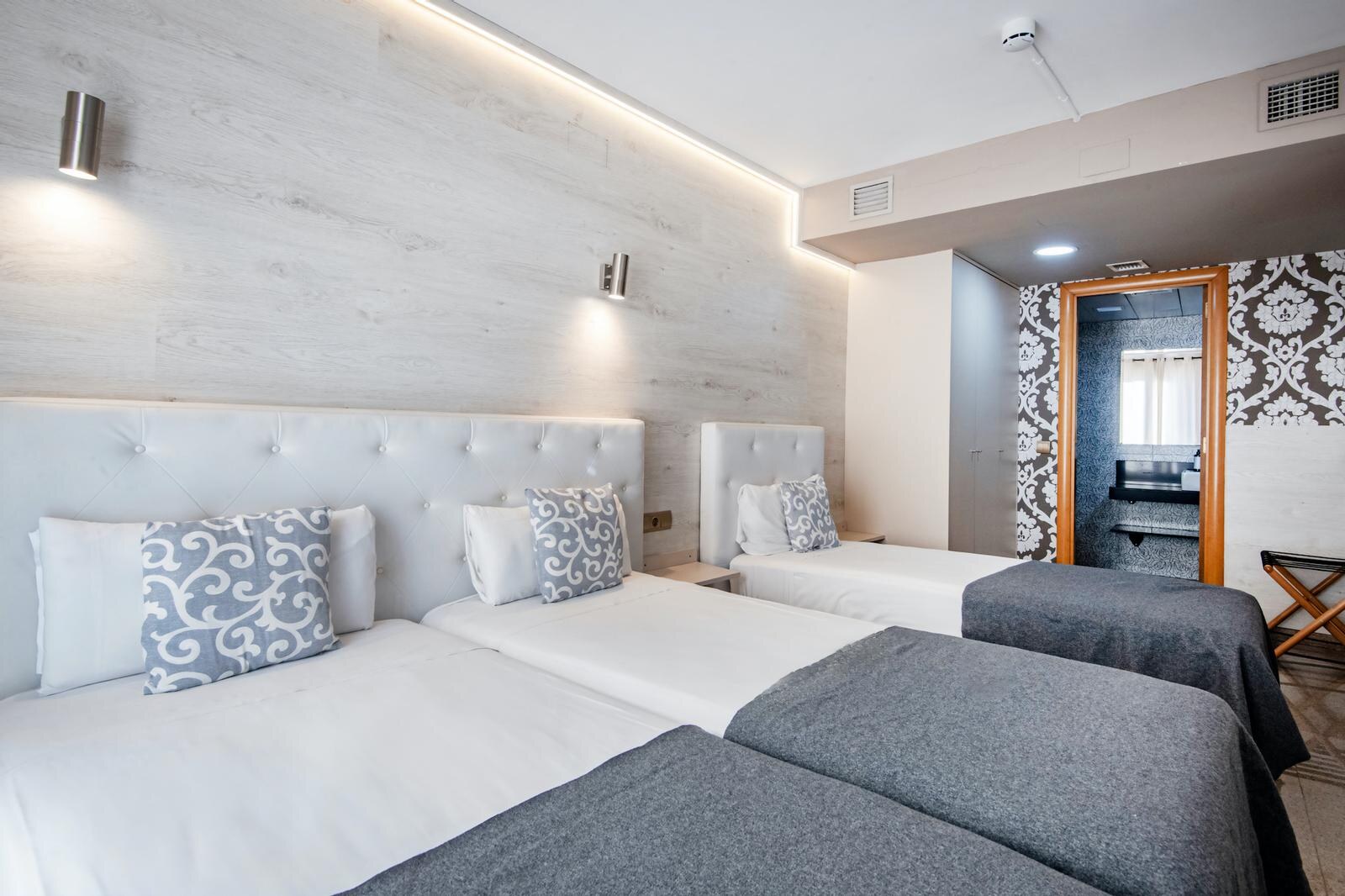 Aparthotel Rambla 108 photo 3