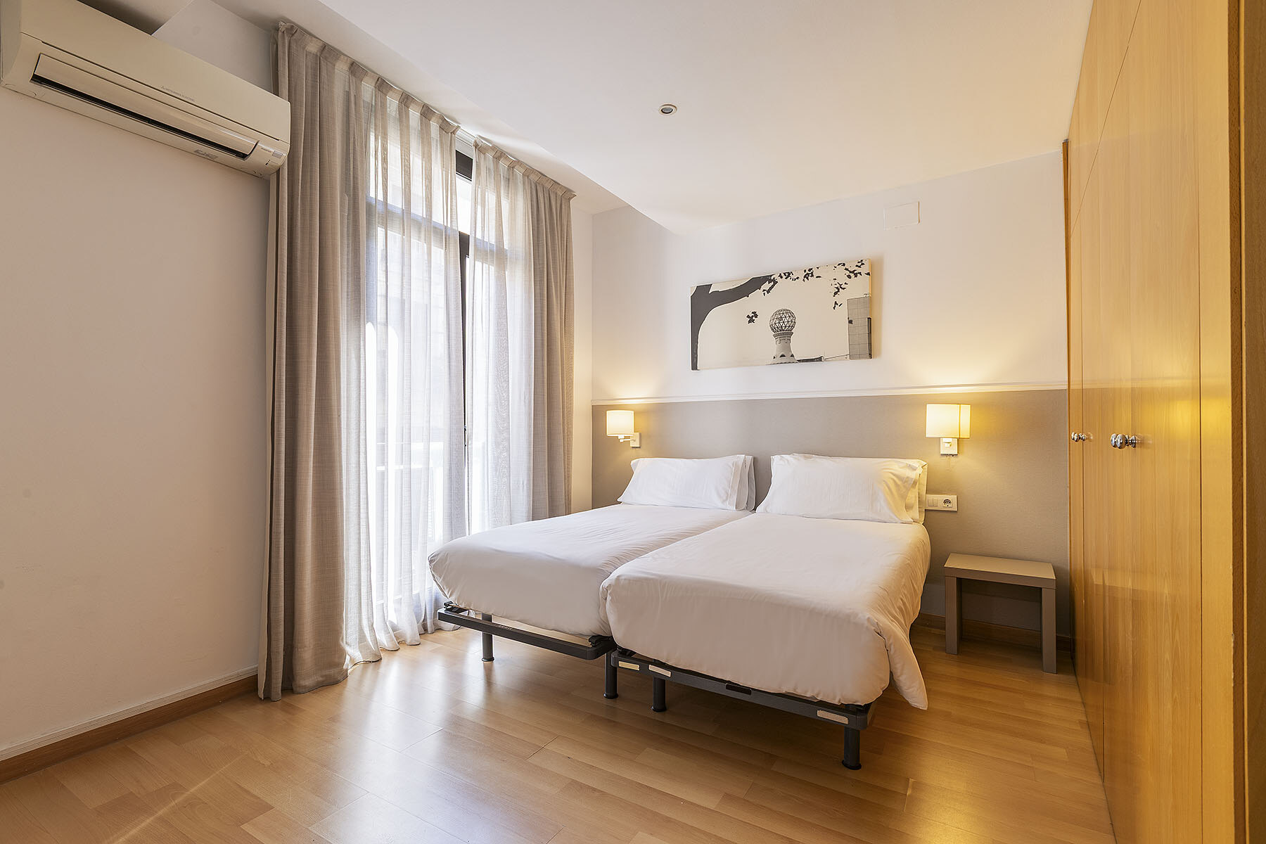 Aspasios Plaza Real Apartments photo 2