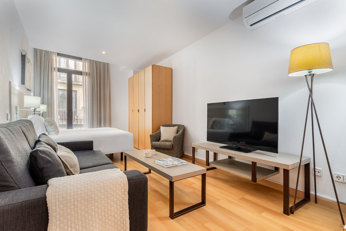 Aspasios Plaza Real Apartments photo 5