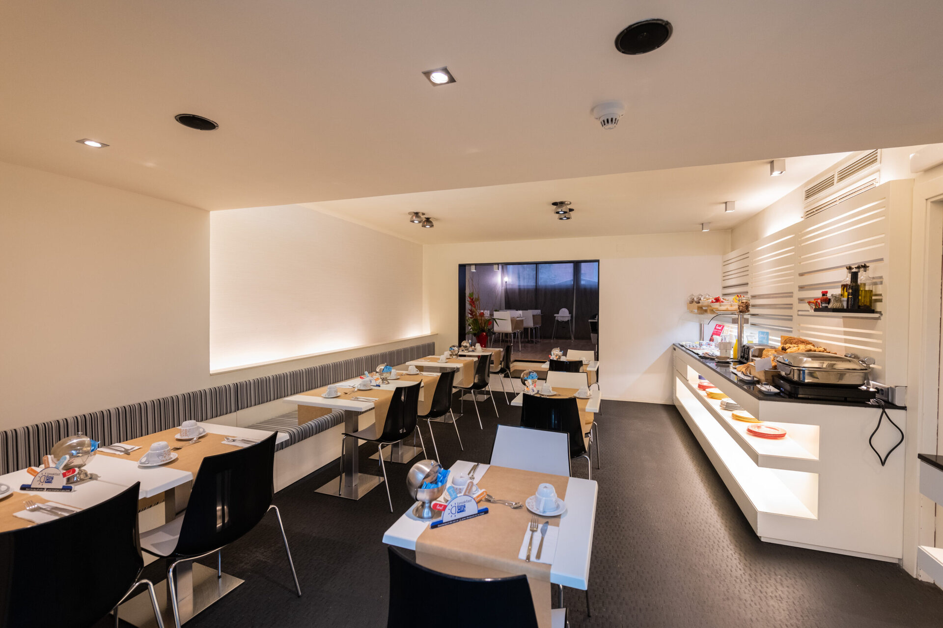 Atenea Rekord Suites