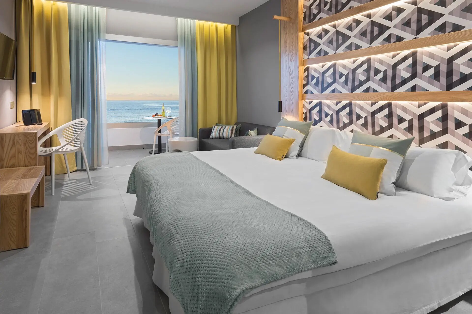 Atlantic Mirage Suites & Spa photo 3
