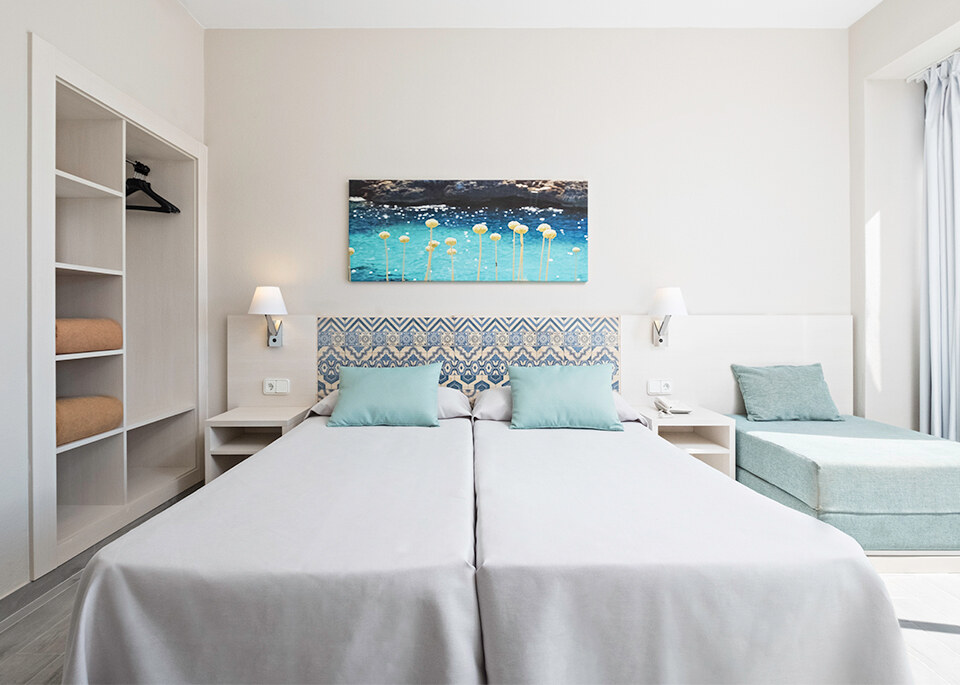 azuLine Hotel Llevant photo 6