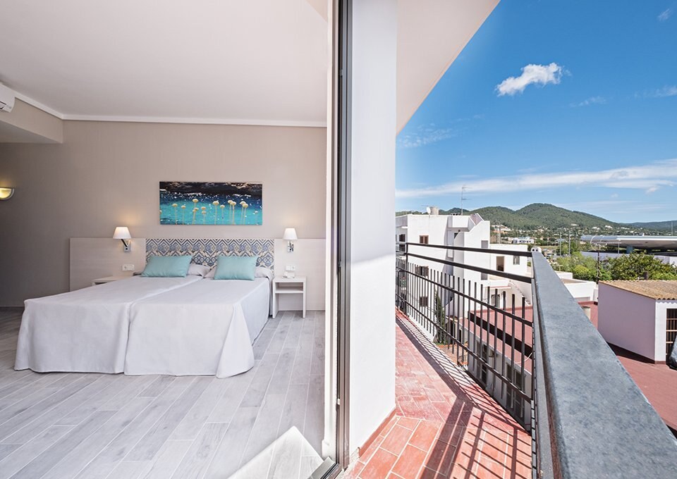 azuLine Hotel Llevant photo 8
