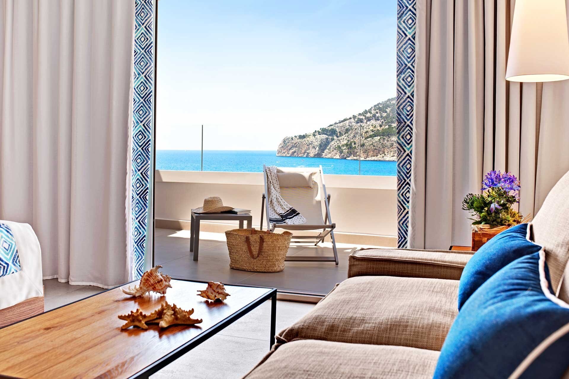 Bahia Suites Camp de Mar photo 5