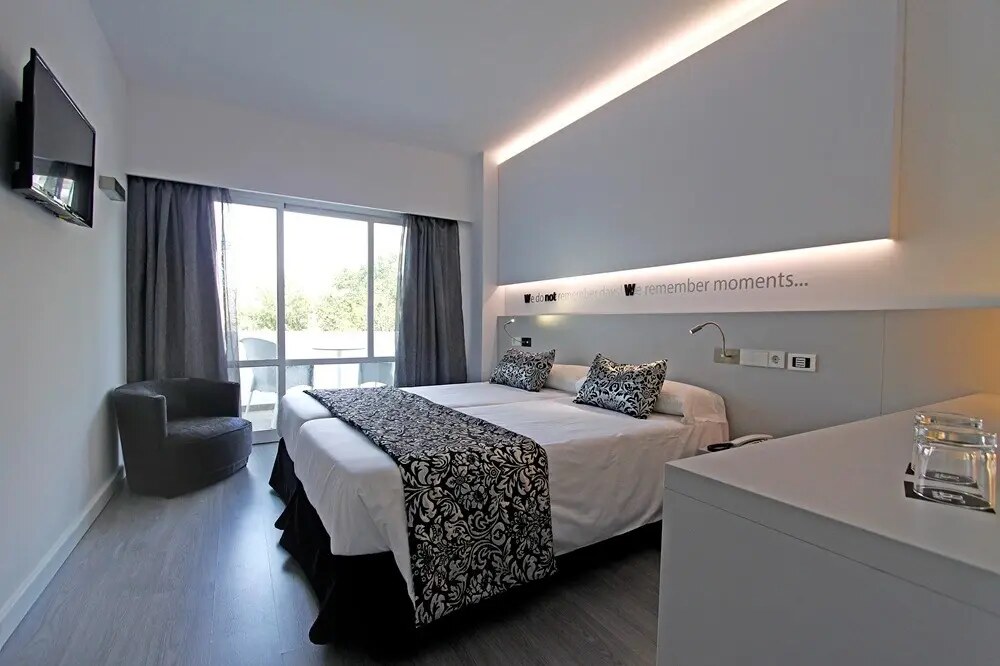BG Hotel Pamplona photo 7