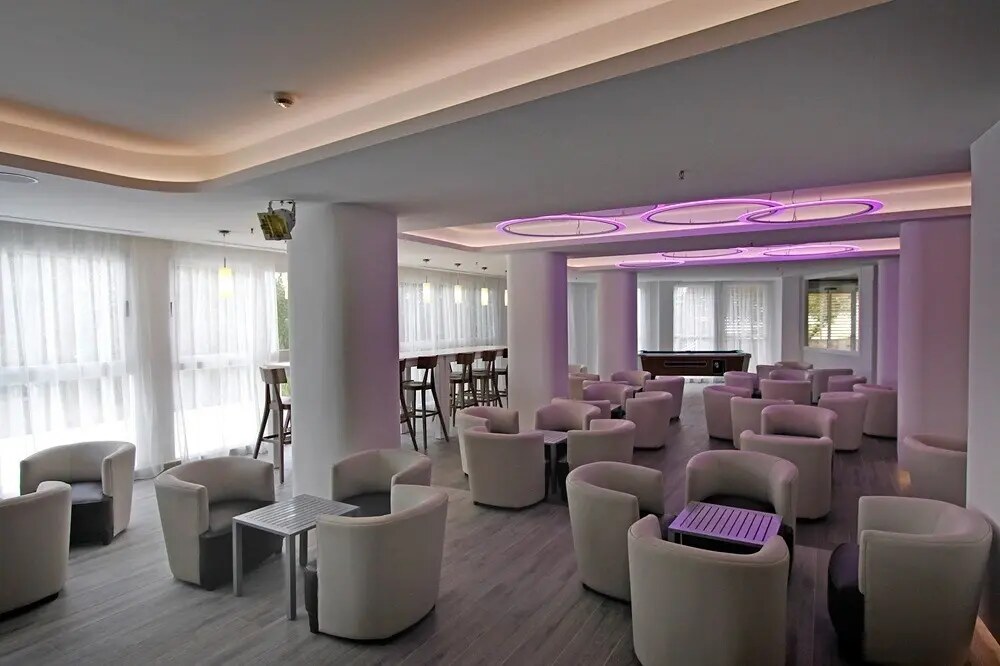 BG Hotel Pamplona photo 9