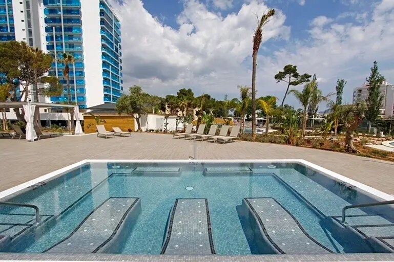 BG Tonga Tower Design Hotel & Suites photo 9