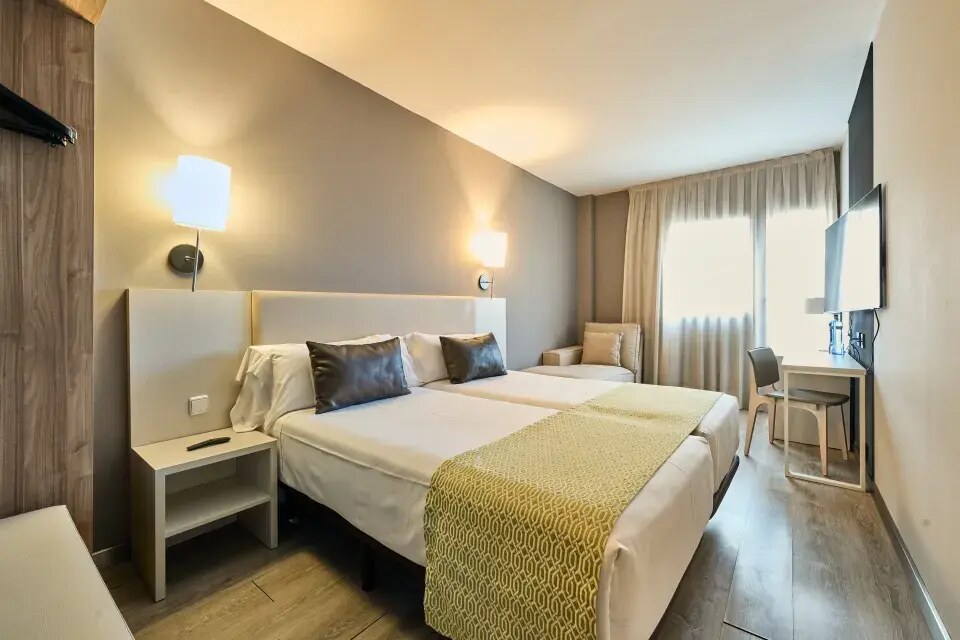 Catalonia Gran Hotel Verdi photo 9
