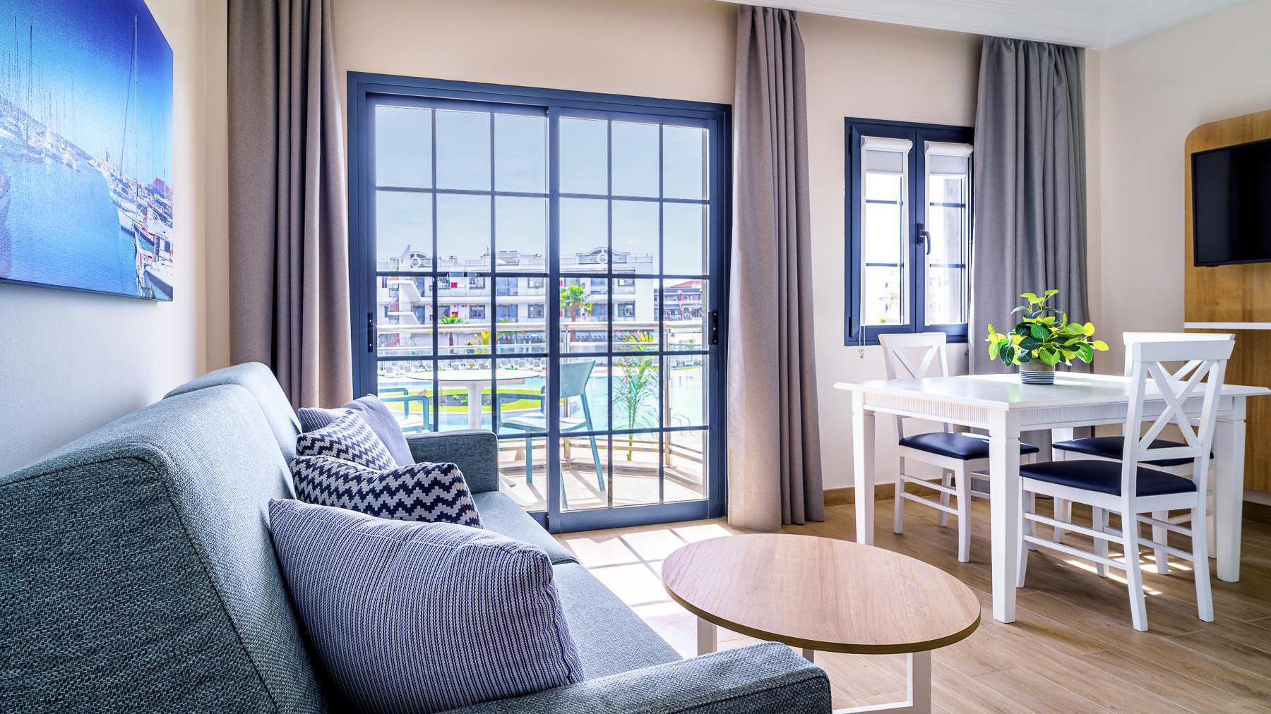 Hotel Cordial Marina Blanca photo 4