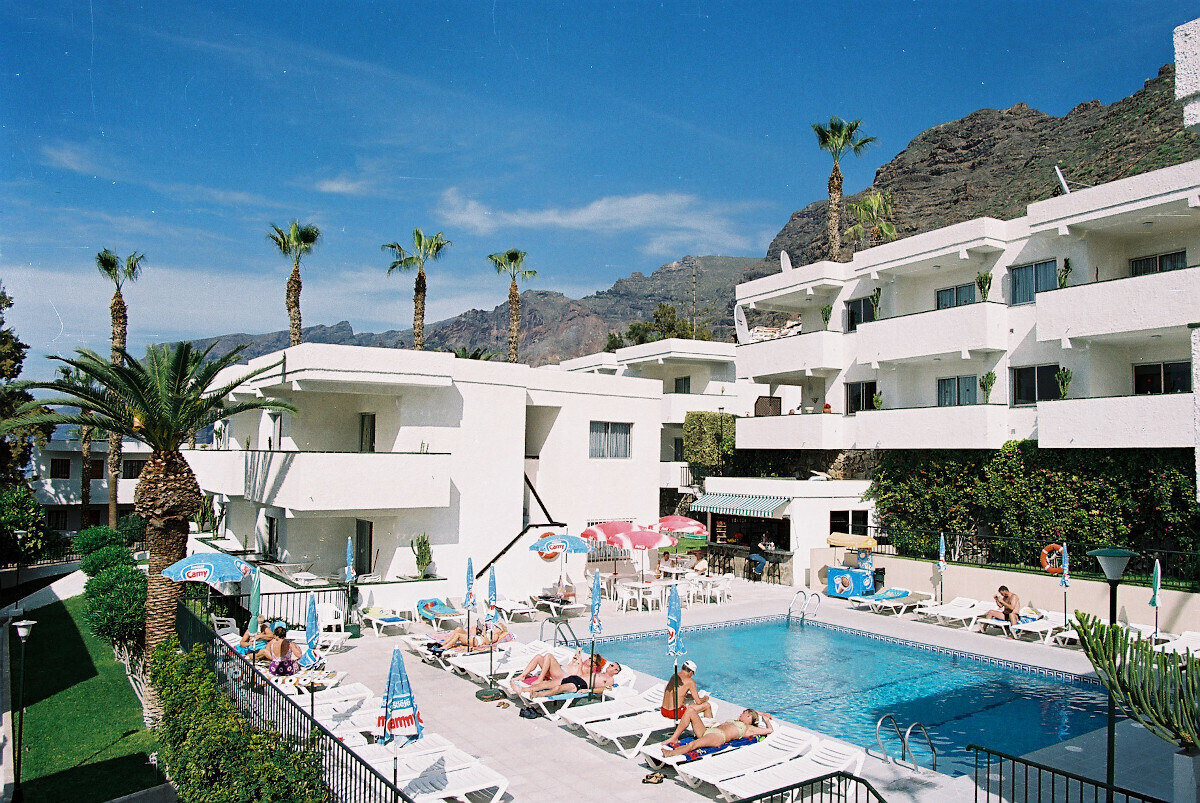 El Sombrero Apartments photo 2