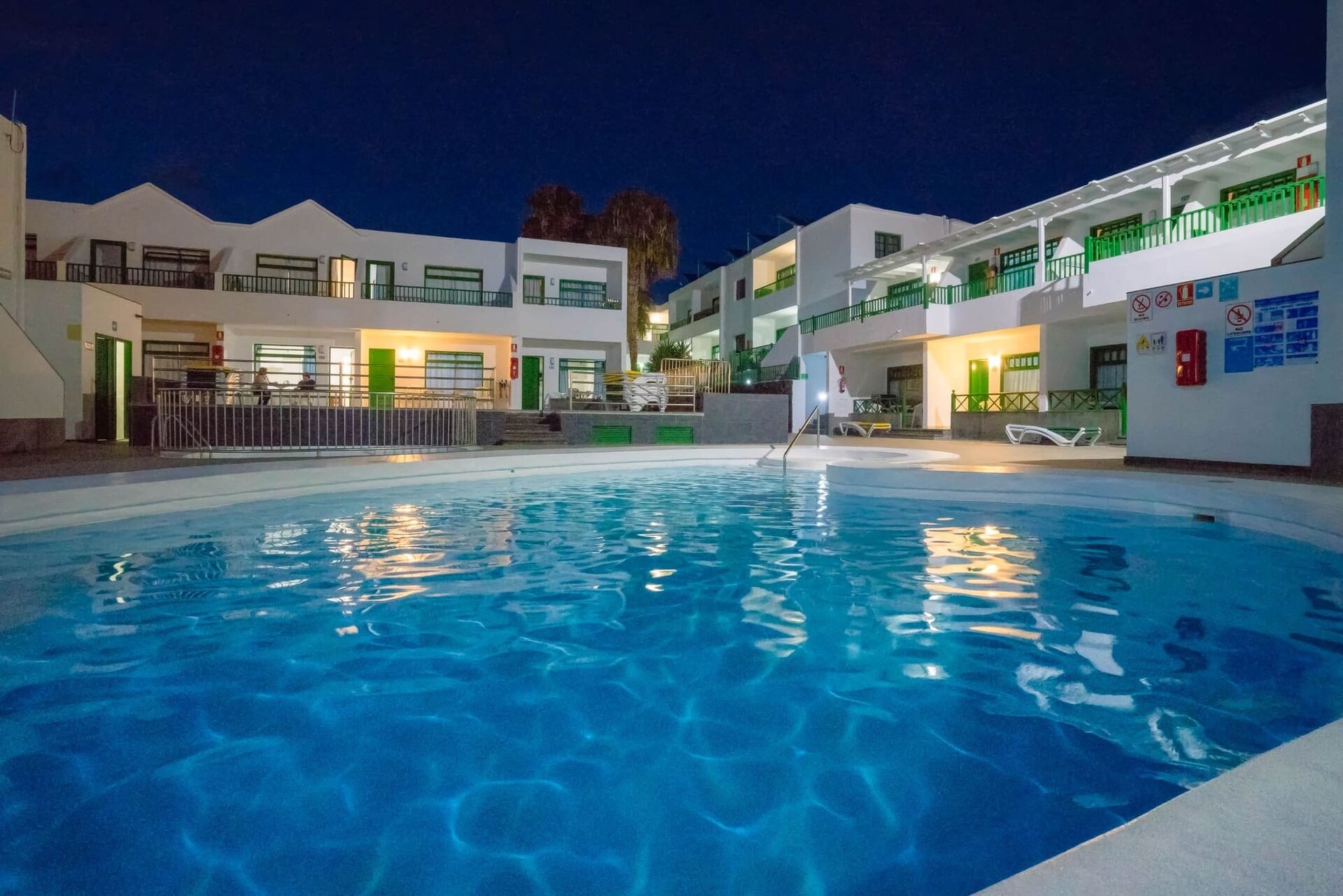 Elena Apartments photo 3