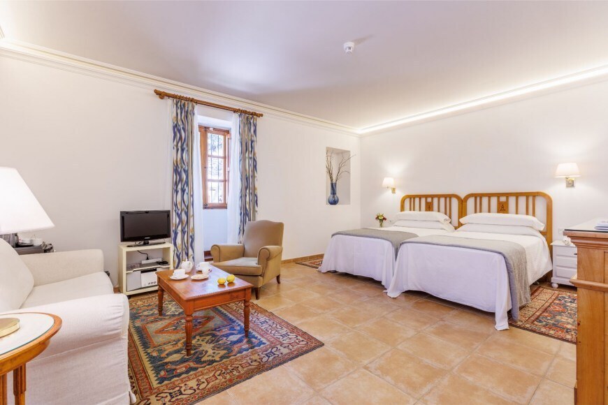 Finca Llenaire photo 9