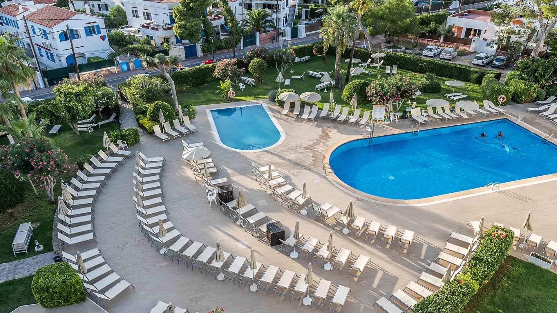 Globales Cala Blanca photo 1