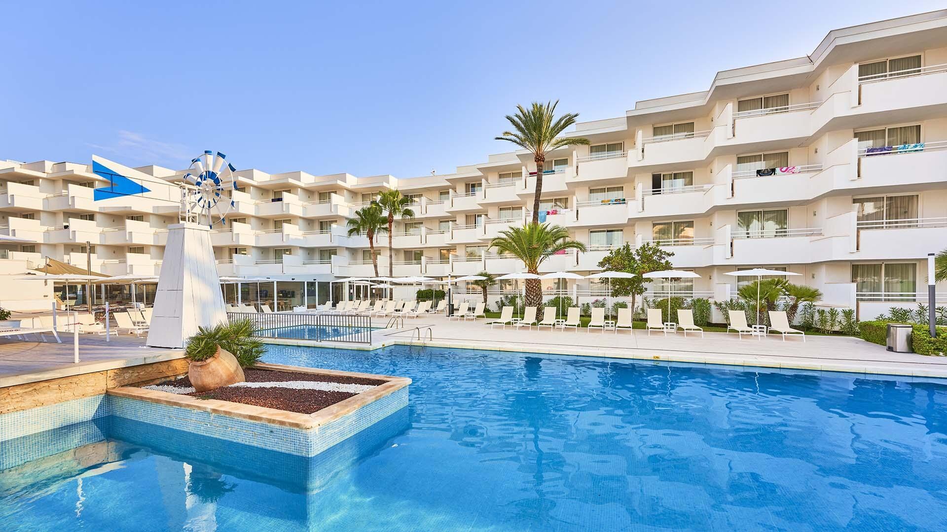 Globales Cala Bona photo 1
