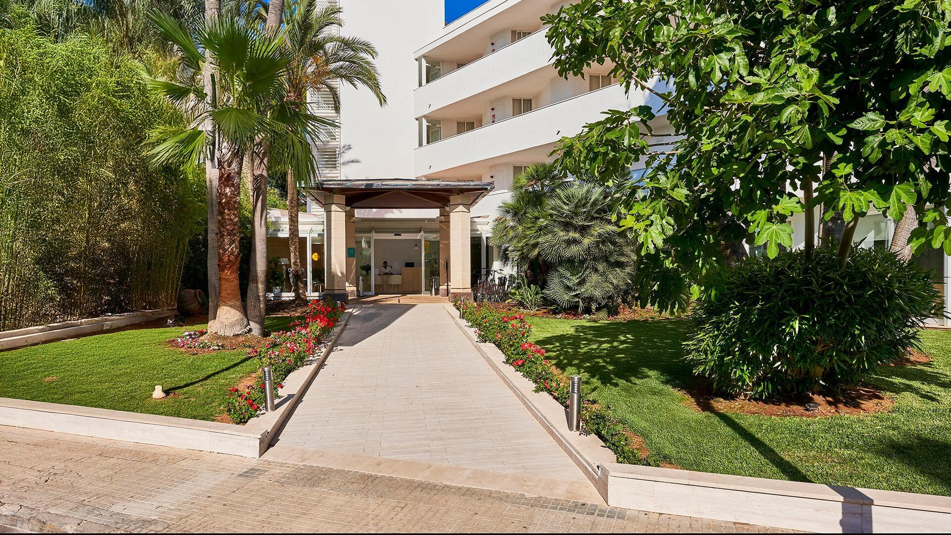 Globales Cala Bona photo 4