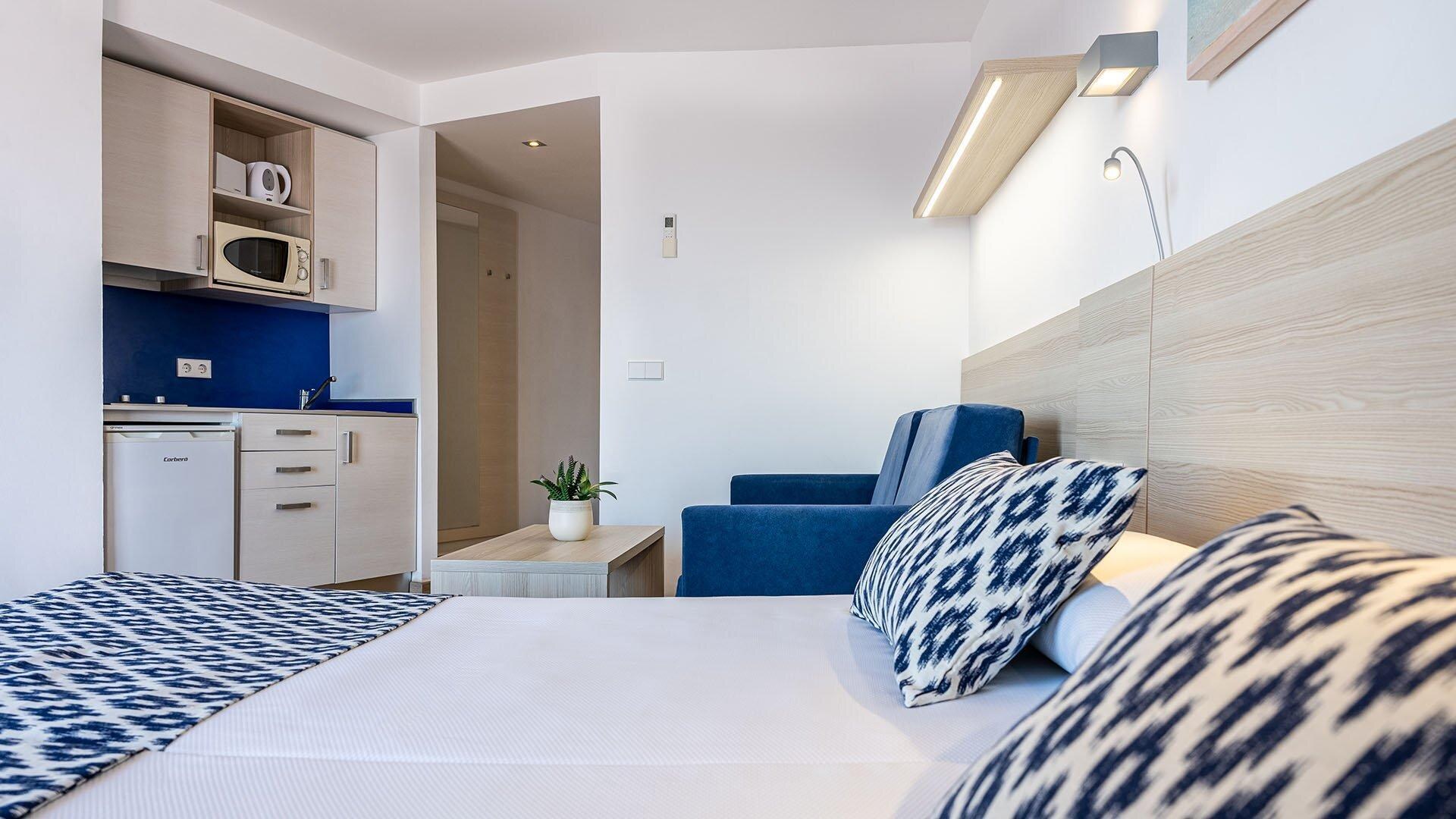 Globales Cala Vinas Apartaments photo 6