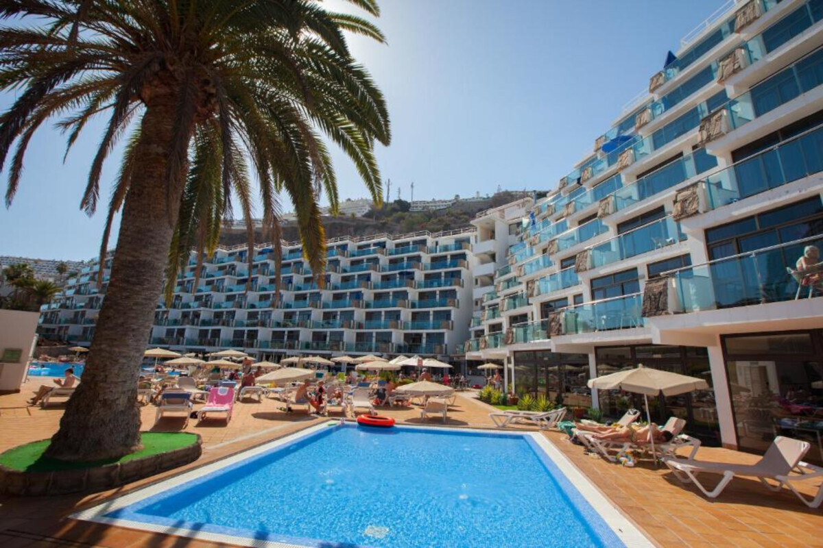 Grupotel Revoli photo 2