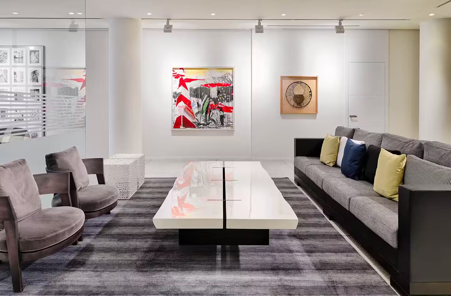 H10 Art Gallery photo 5