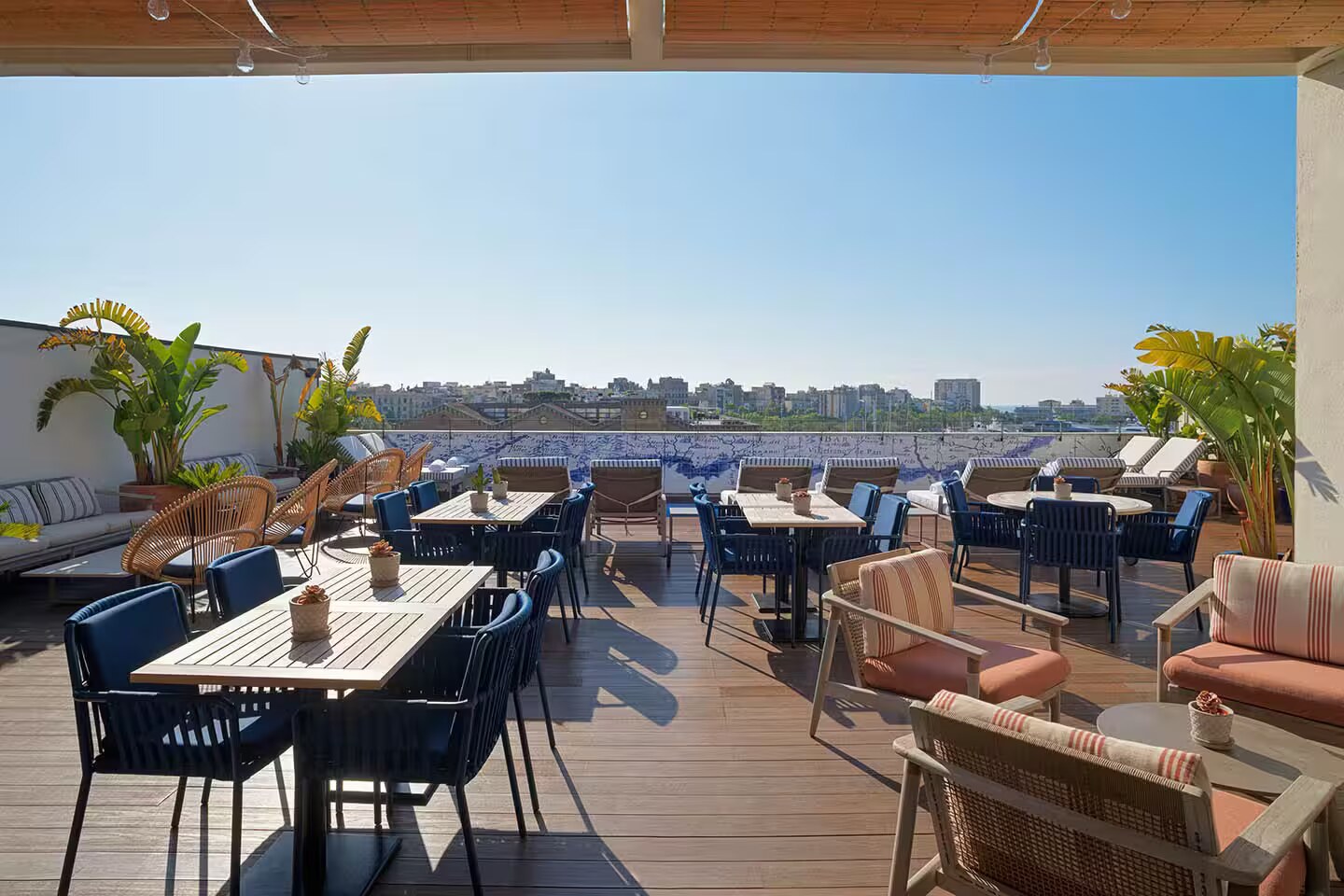 H10 Port Vell photo 4