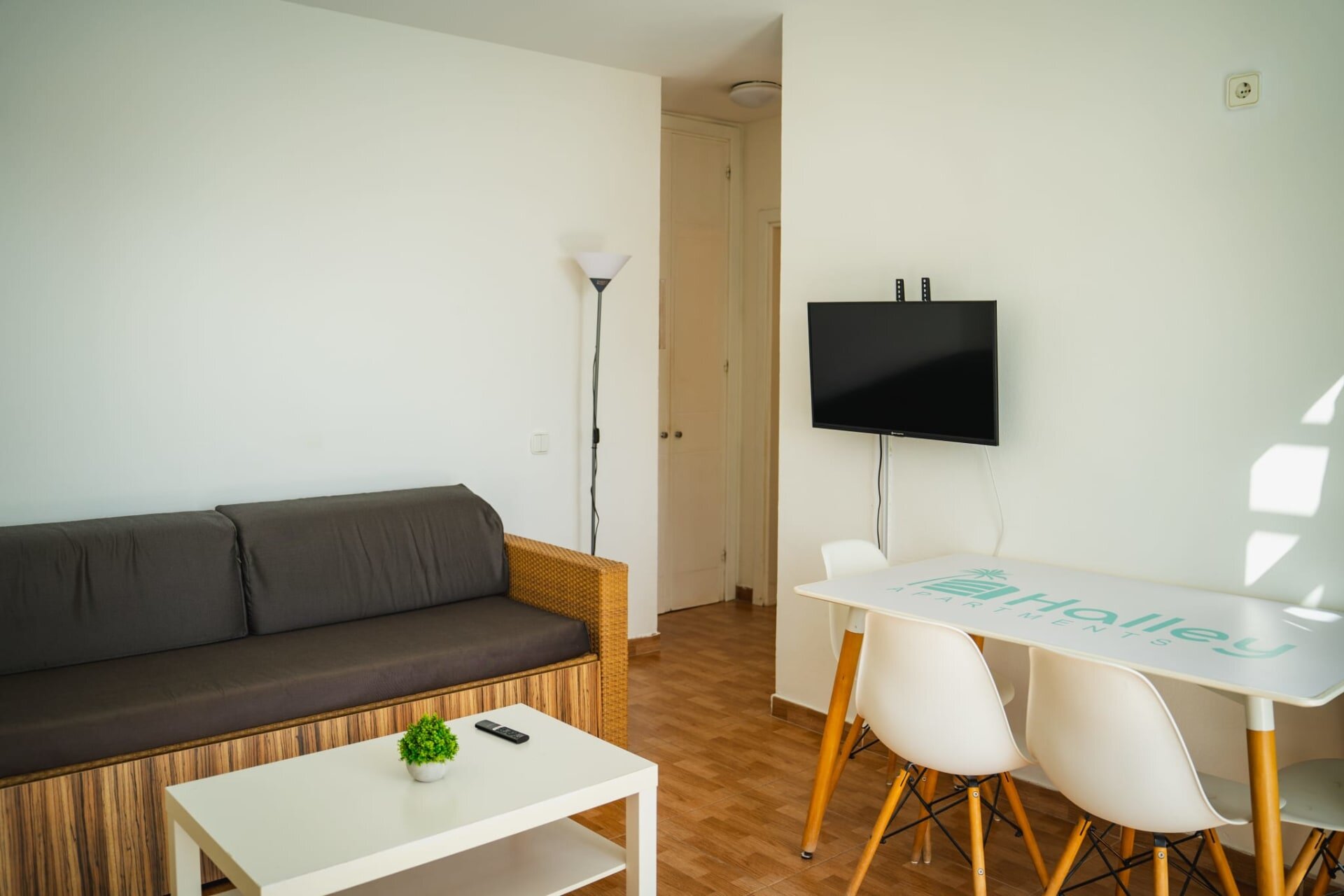 Halley Apartments photo 5