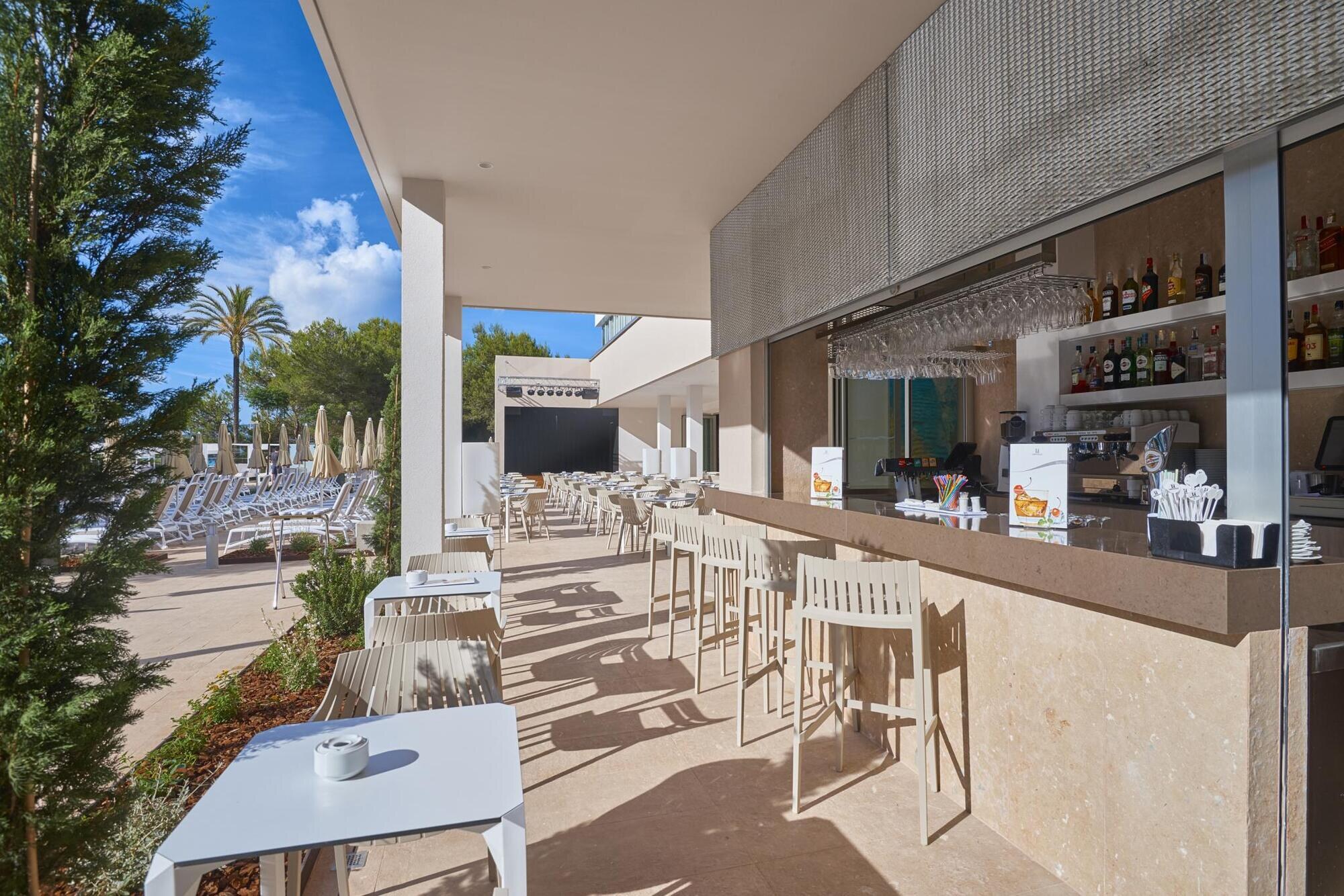 Hipotels Bahia Cala Millor photo 10