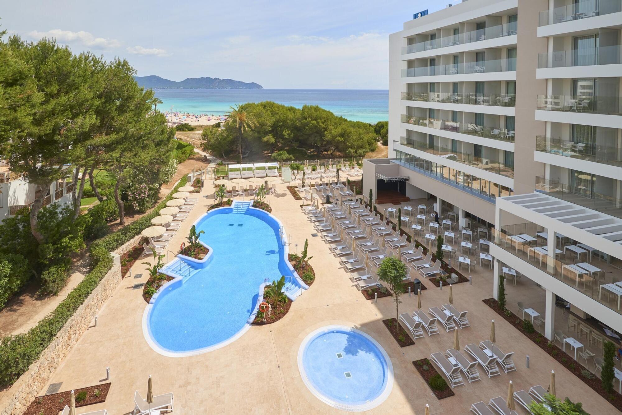 Hipotels Bahia Cala Millor photo 2