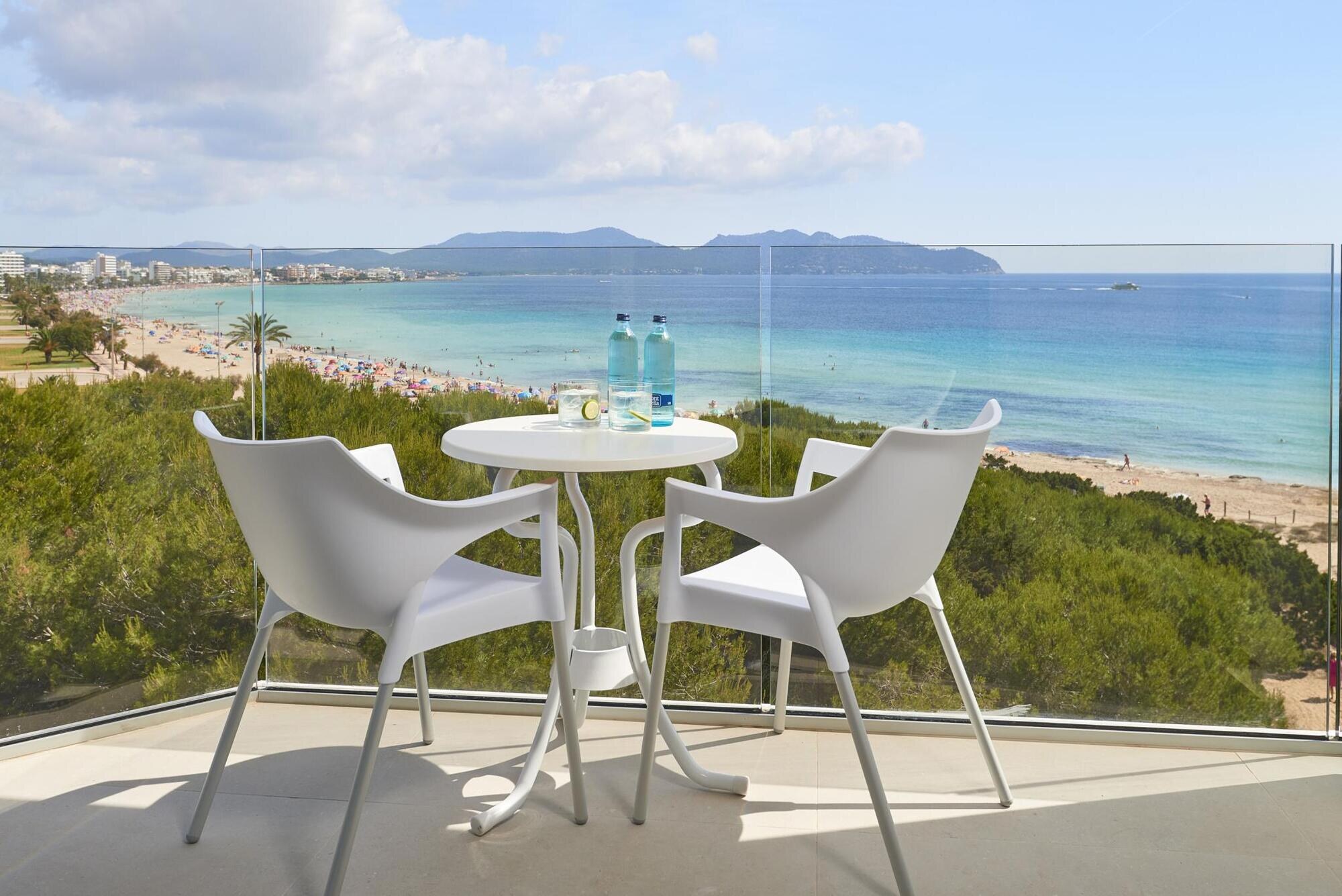 Hipotels Bahia Cala Millor photo 6