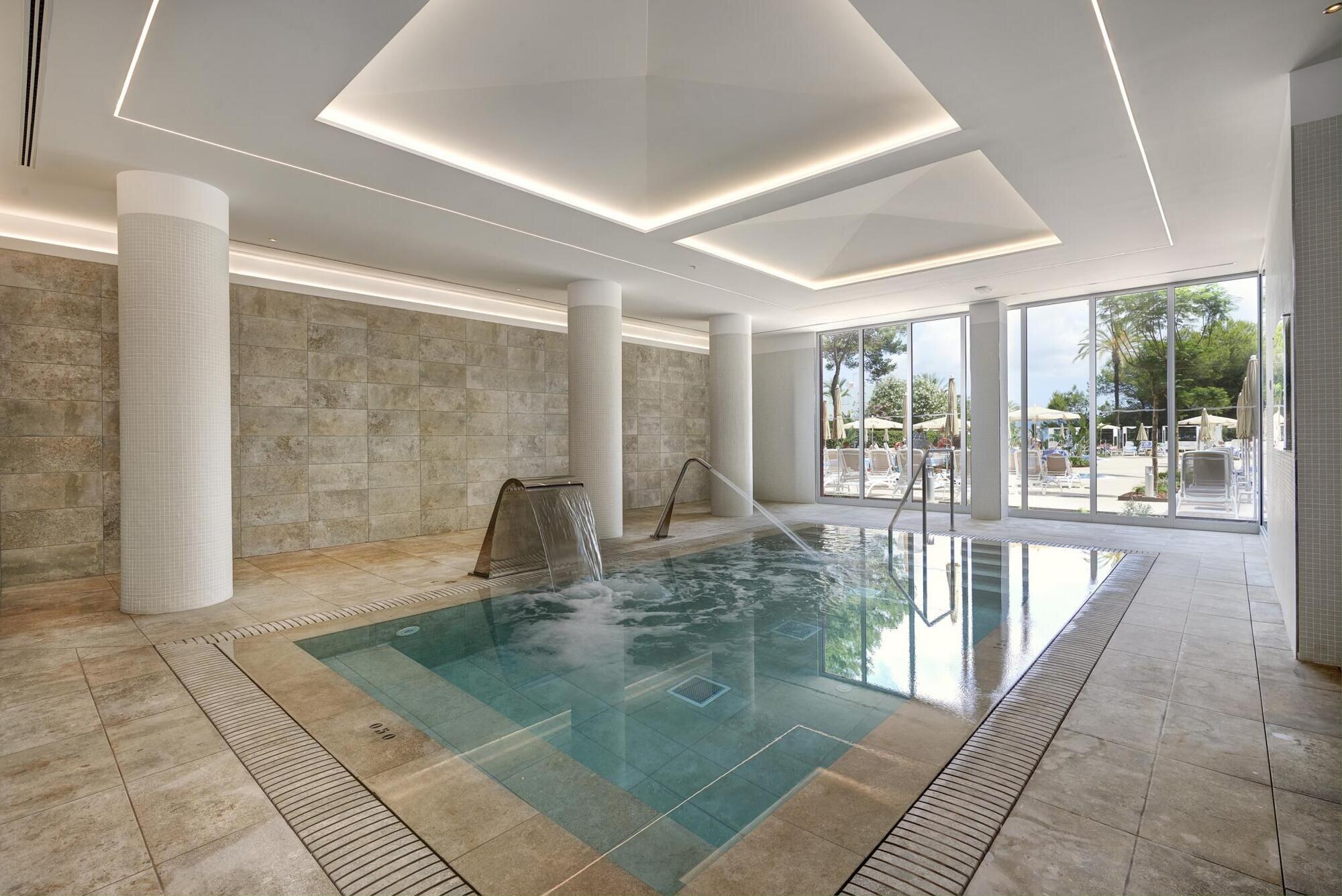 Hipotels Bahia Cala Millor photo 9