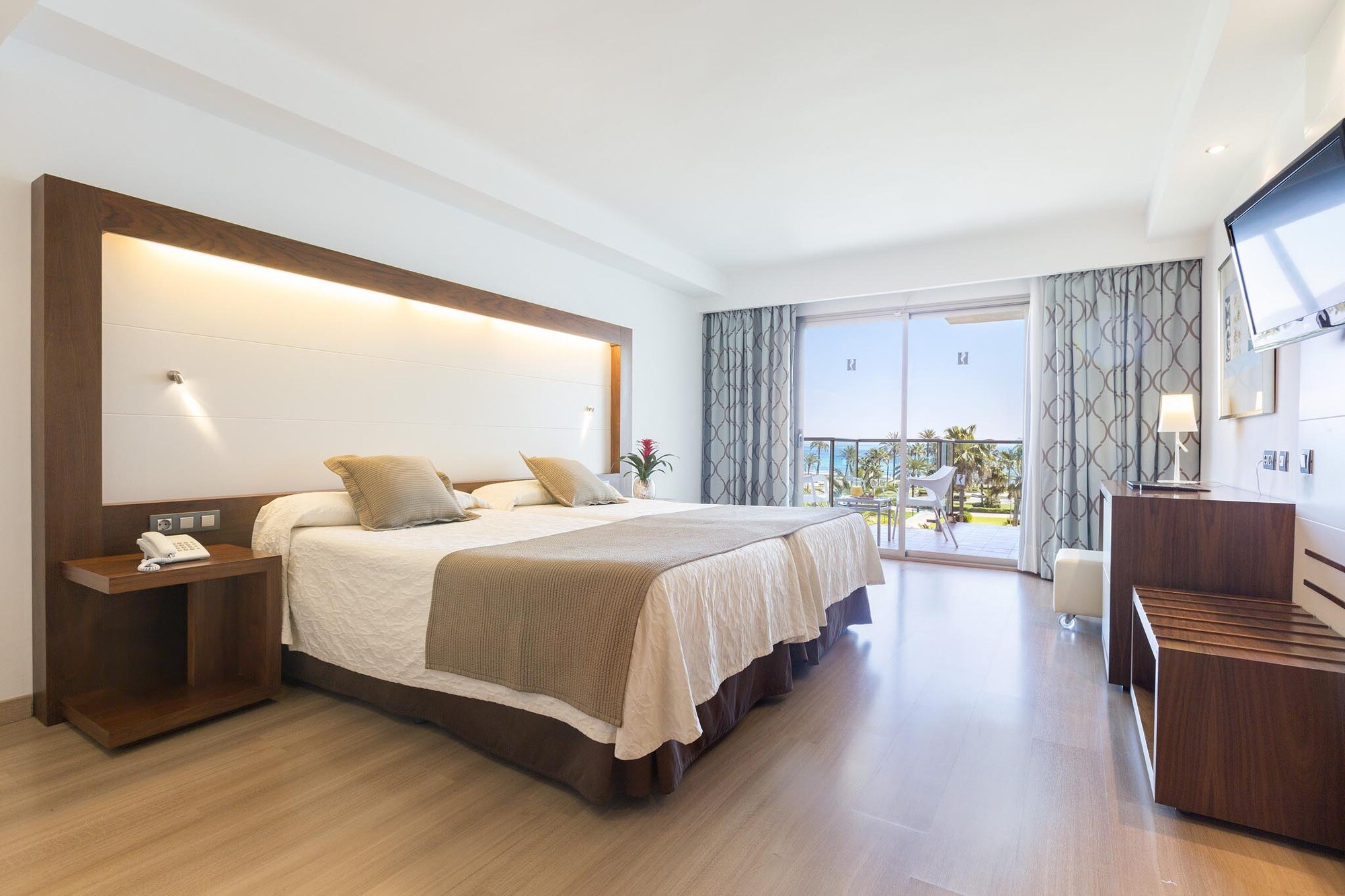 Hipotels Cala Millor Park photo 8