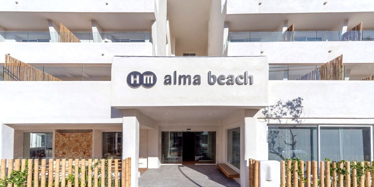 HM Alma Beach photo 5