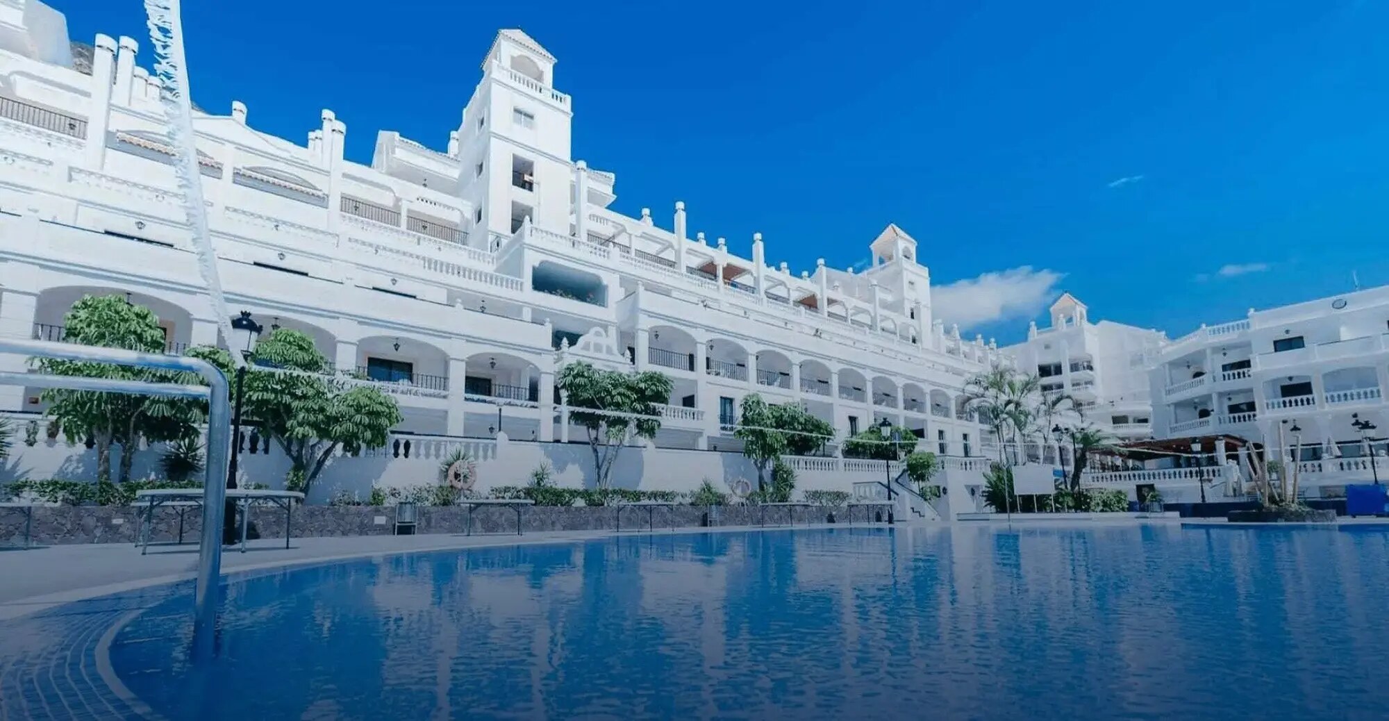 Ona Hollywood Mirage photo 2