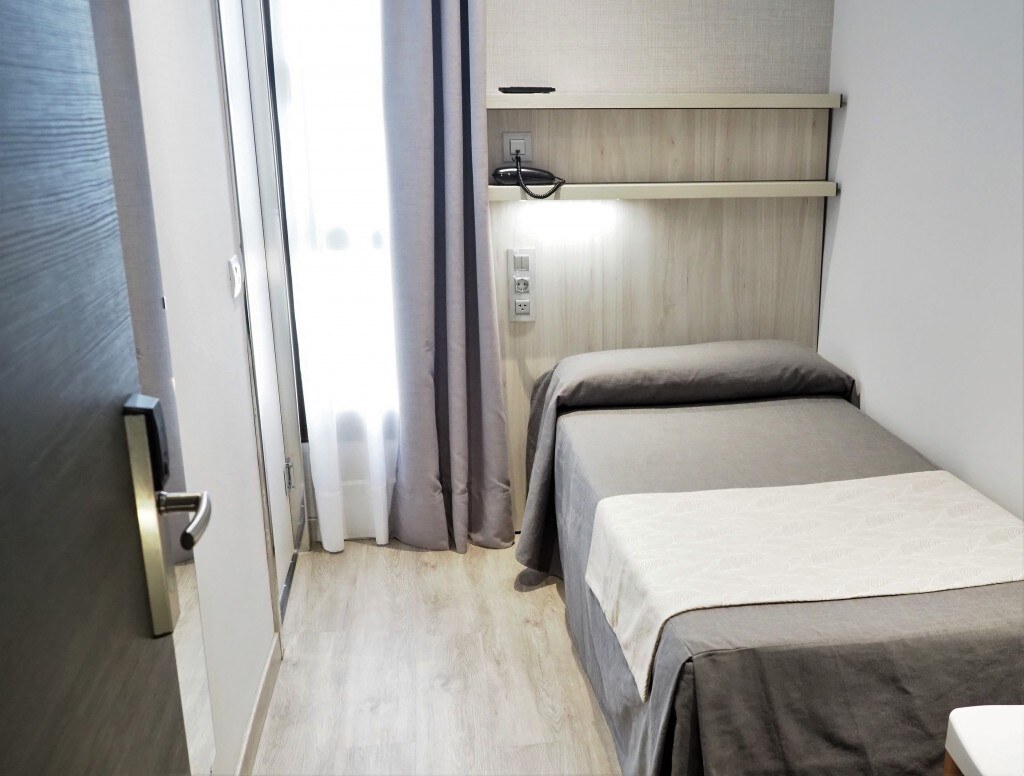 Hostal Benidorm photo 4