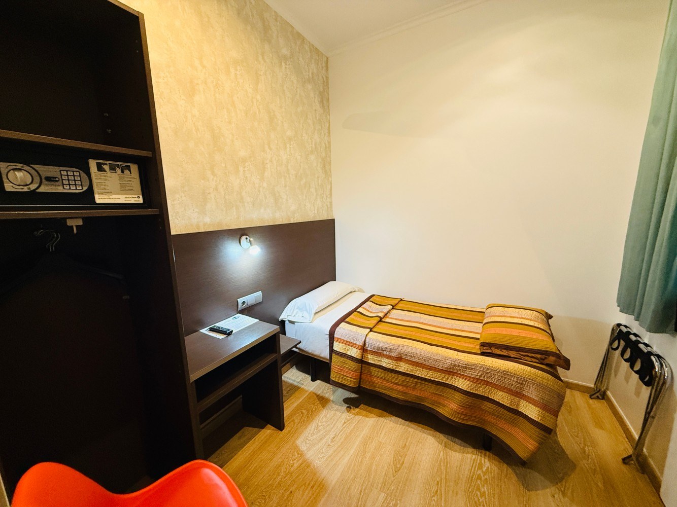 Hostal Ciudad Condal photo 11