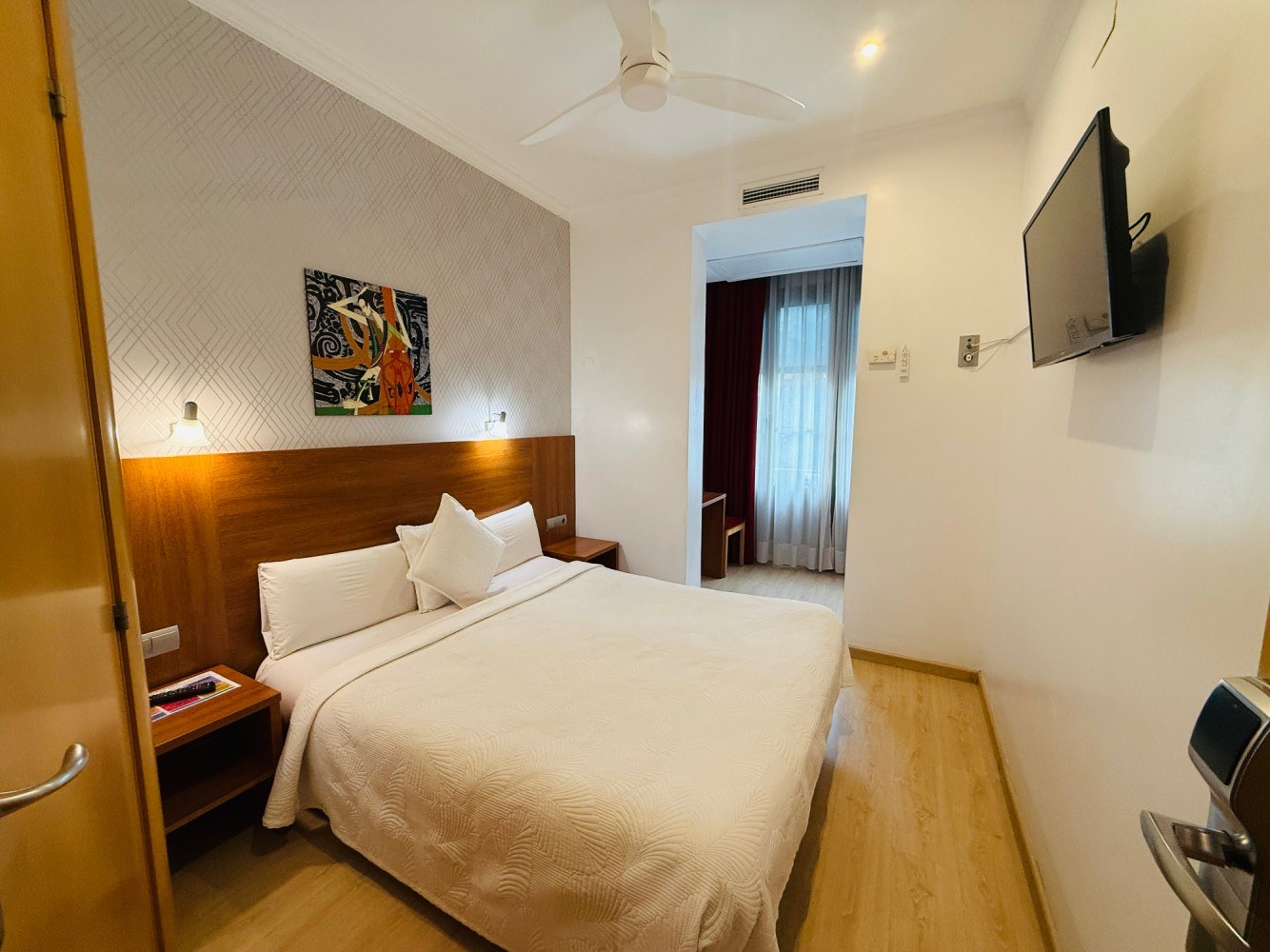Hostal Ciudad Condal photo 2