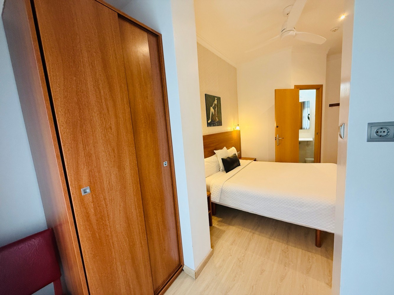 Hostal Ciudad Condal photo 8