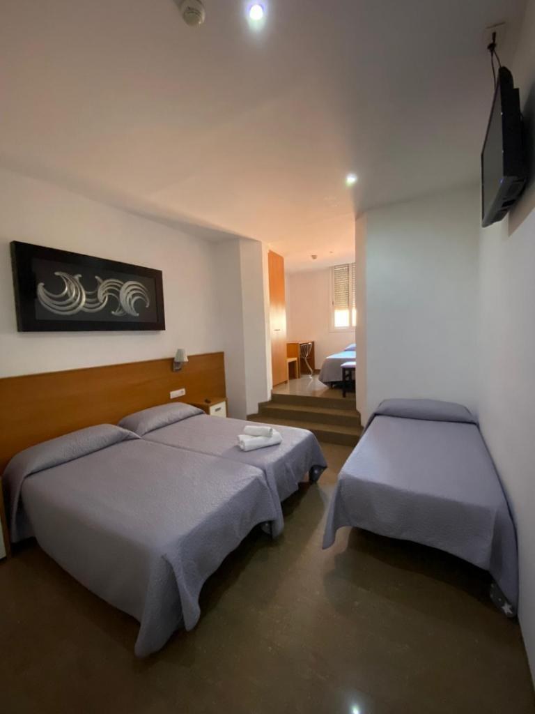 Hostal Drassanes photo 10