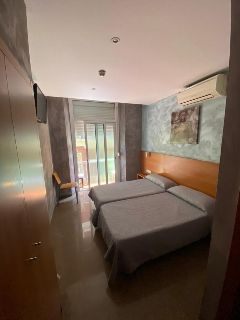Hostal Drassanes photo 5