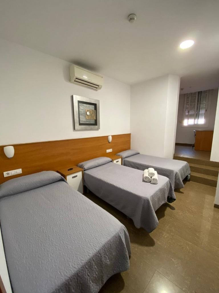 Hostal Drassanes photo 9