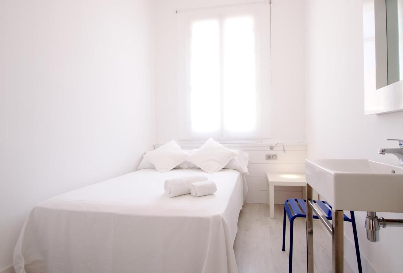 Hostal Express by gaiarooms photo 3