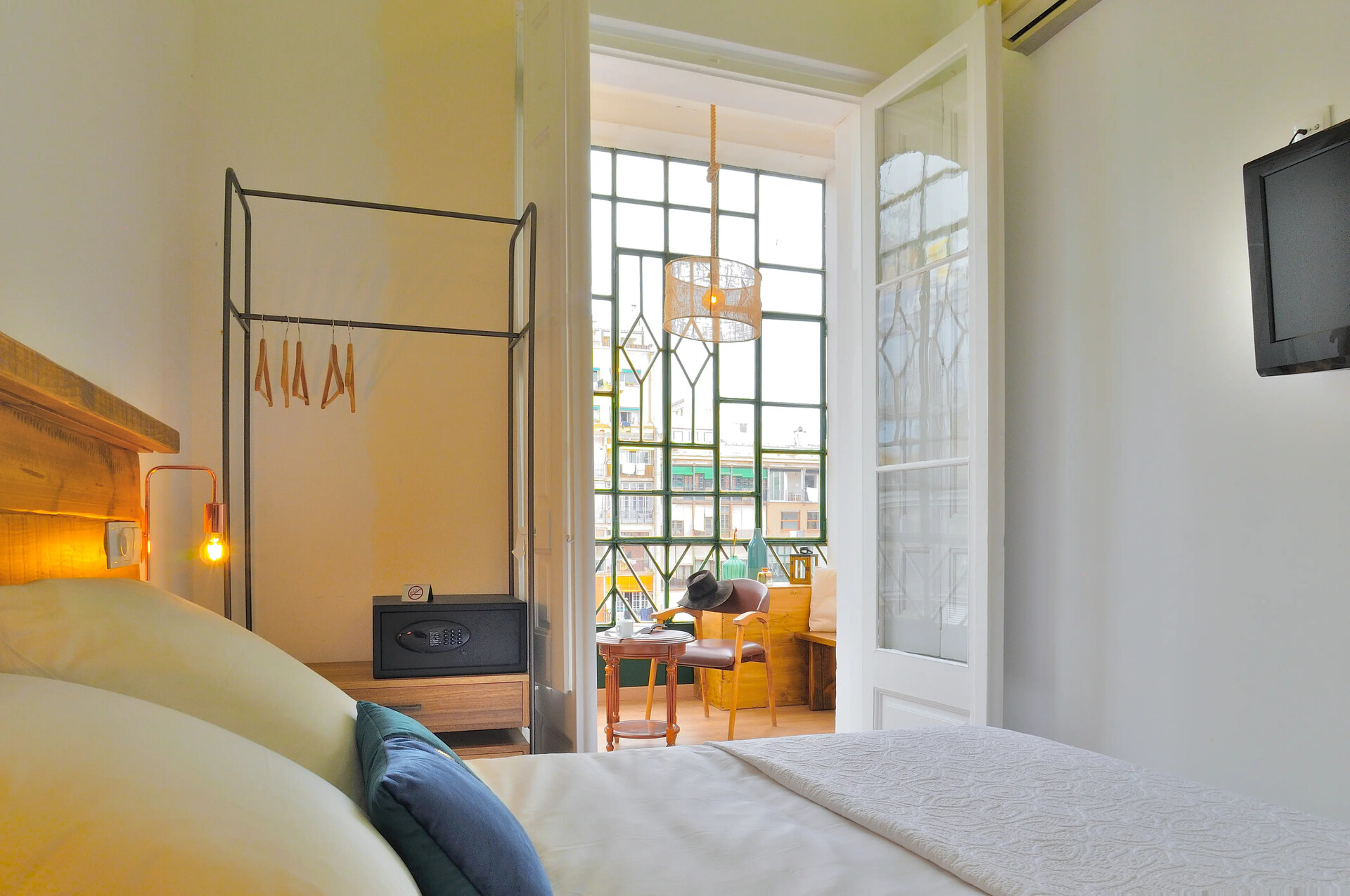 Hostal Girona photo 4