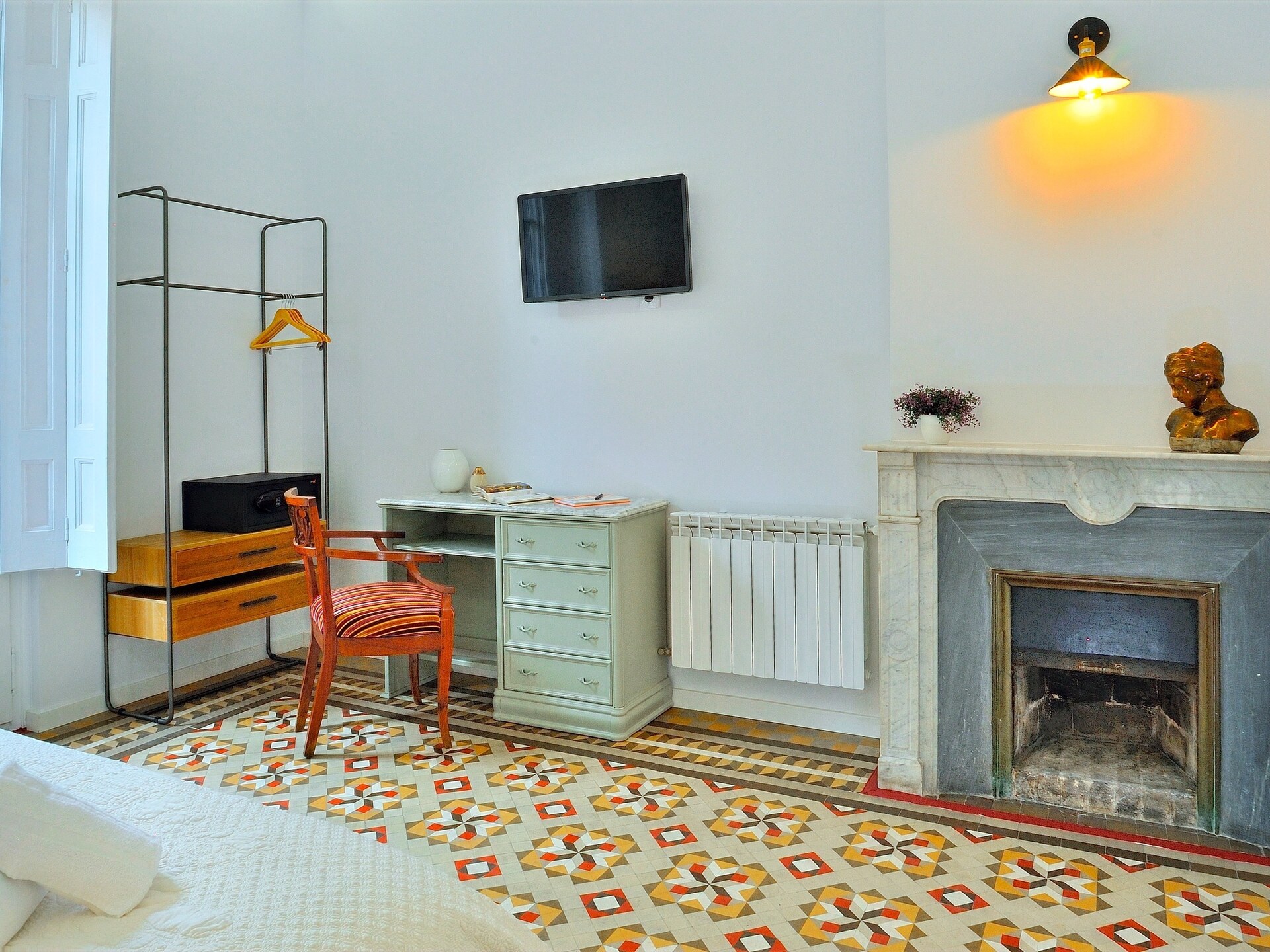 Hostal Girona photo 6