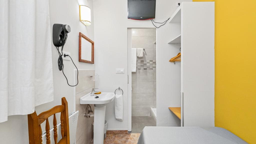 Hostal Santa Anna photo 10